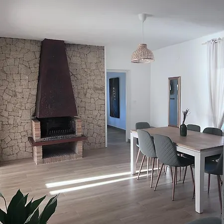 بيت للعطل Joya - Casa En La Playa Con Piscina دينايا